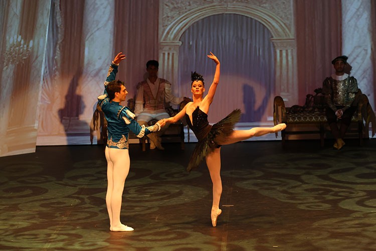 Bodrum Bale Festivali "Kuğu Gölü" ile başladı