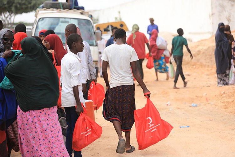 Yurt Dışı Kurban Bağışlarınızı İhtiyaç Sahiplerine Ulaştırılıyor