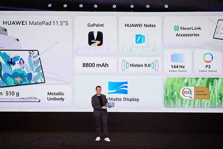 HUAWEI Yeni Akıllı Giyilebilir Cihazları Piyasaya Sürüyor