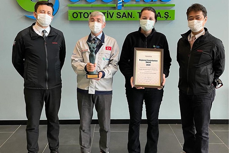 Başarılarını Ödüllerle Taçlandırıyor