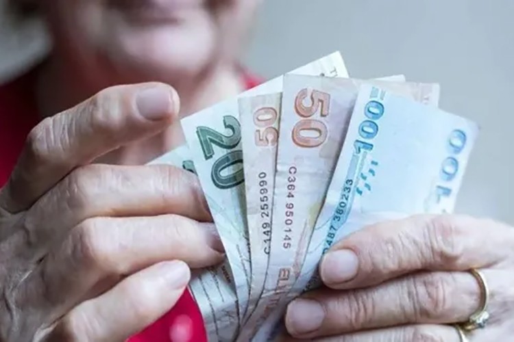 Emekli maaşlarına ek zam sinyali