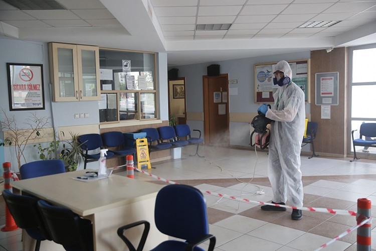 Dezenfekte çalışmaları sürüyor