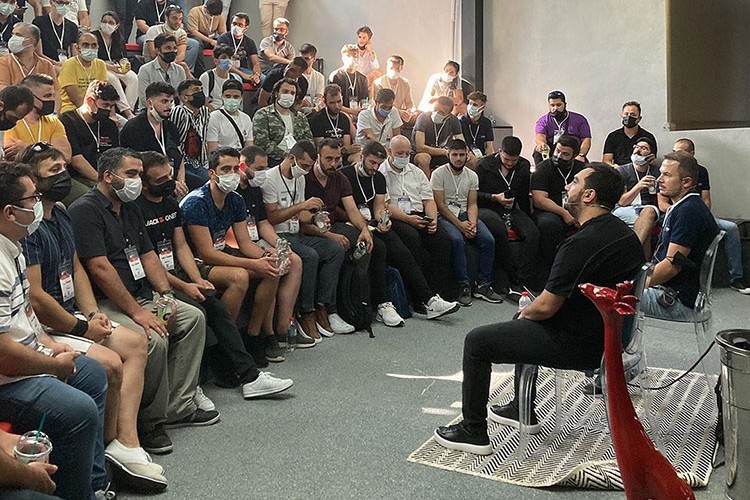 Genç bilişimciler İzmir'de buluştu