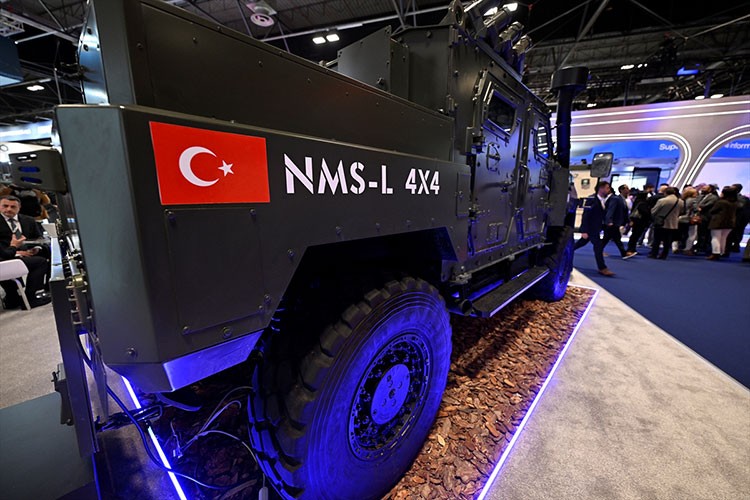 Madrid'deki savunma fuarında Türkiye ilgi odağı oldu
