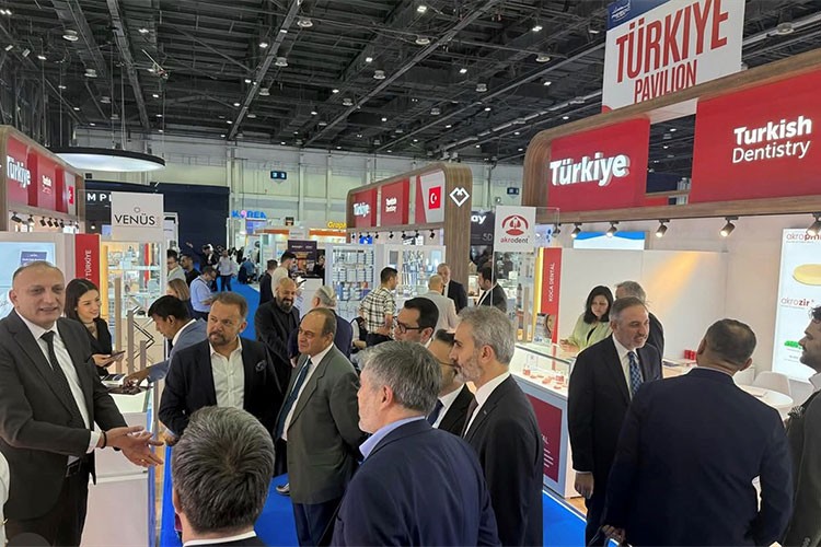 Türk diş malzemesi üreticileri Dubai'deki fuarda yerini aldı