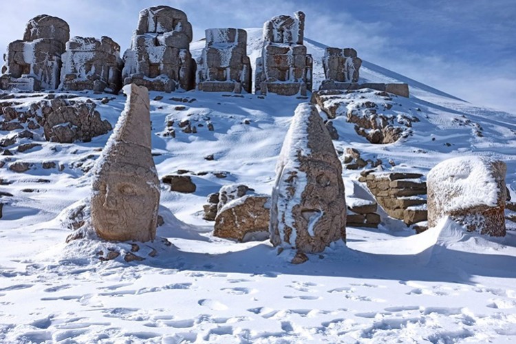 Kış turizmi başkentlerine yılın ilk karı