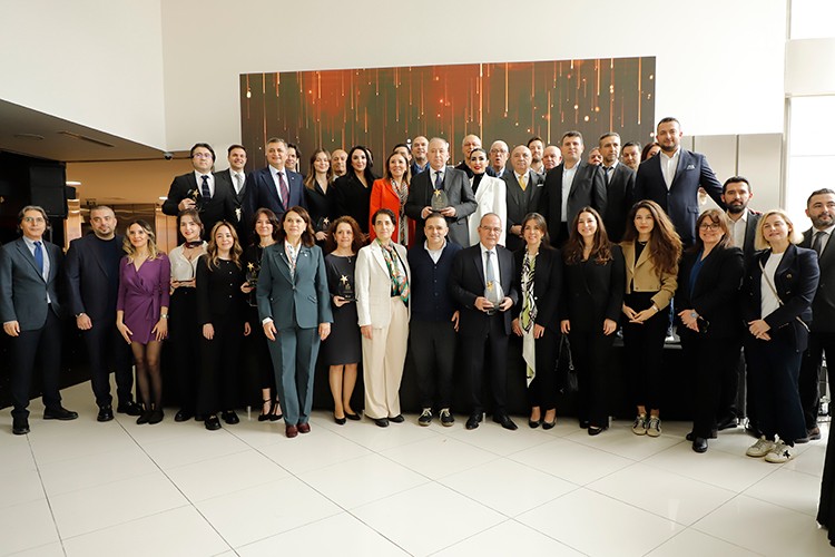 Zorlu yılda 1.2 milyar dolarlık gurur tablosu