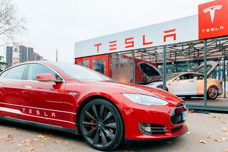 Tesla'nın hisseleri yükseldi