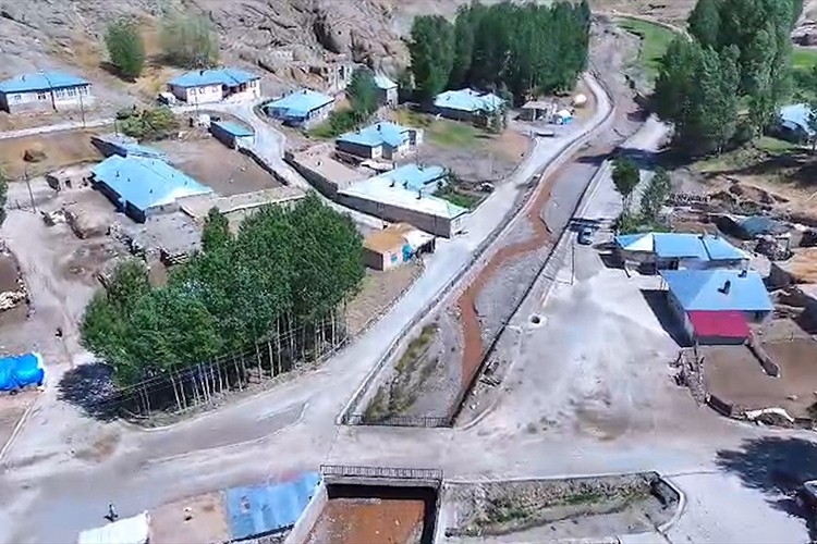 Van'da sel ve taşkın riski, dere yataklarına kurulan tesislerle önleniyor