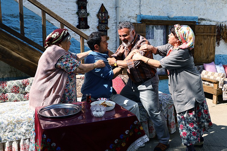 Dondurmam Gaymak: Gapital' geliyor!