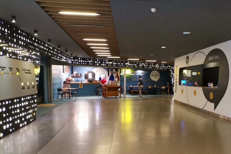 Zamansız Anlar: Karanlıkta Podcast