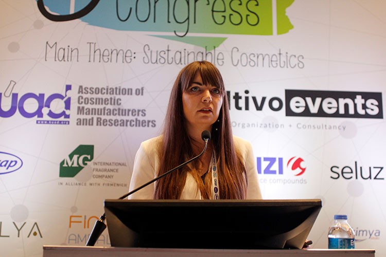 TÜRKİYE'DE 75'E YAKIN TESCİLLİ TIBBİ BİTKİ ÇEŞİDİ BULUNUYOR