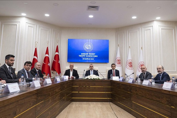 Yeni asgari ücret için görüşmeler başlıyor