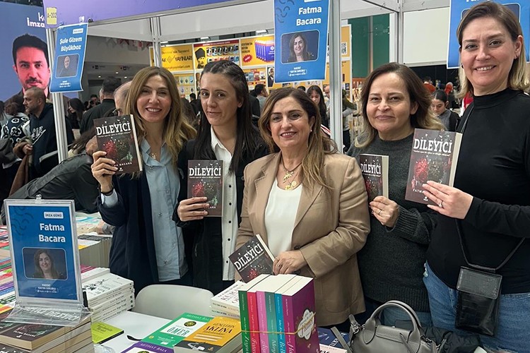 Fatma Bacara okurlarıyla buluştu