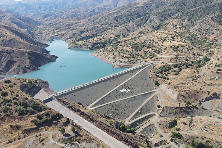 Erzincanlı çiftçiler modern sistemlerle sulamada tasarruf sağladı