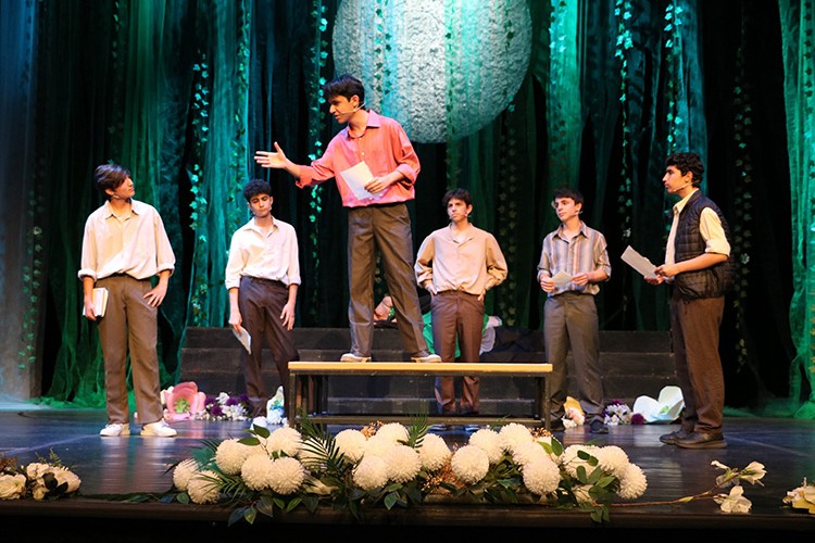 Darüşşafaka'da Perde Handan Uran Ertuğrul Anısına Açıldı