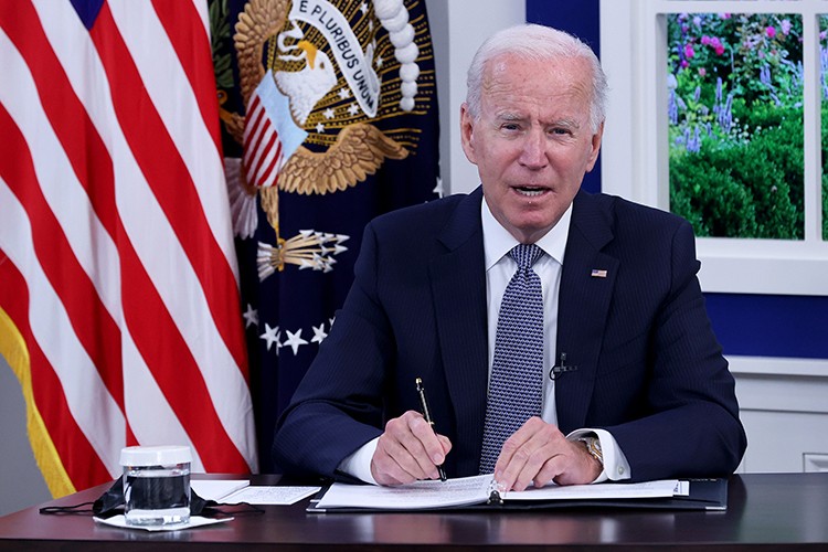 Biden geçici bütçeyi onayladı