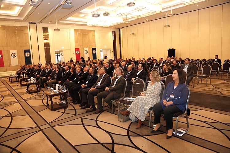 Ekonomiye yön veren kolejliler biraraya geldi