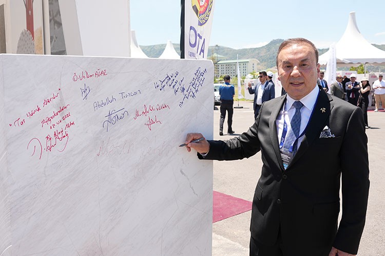 'Türk doğal taşını yüksek katma değerle konumlandırmak istiyoruz'