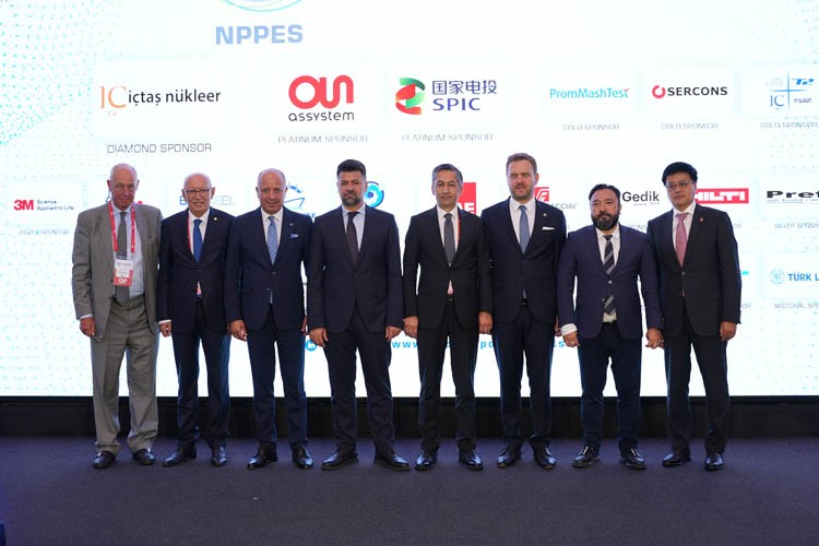 Türkiye'de 16 Büyük Ölçekli Reaktör Kurulması Hedefleniyor