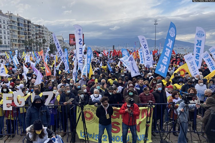 KESK'ten İzmir ve Diyarbakır'da 'Geçinemiyoruz' mitingi