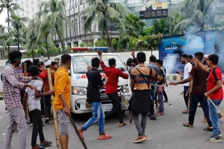 Hükümet karşıtı gösterilerde en az 25 kişi öldü