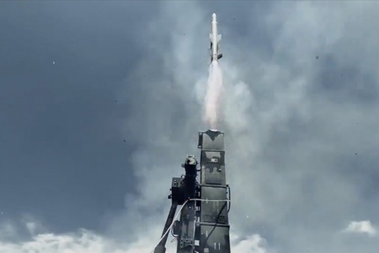 Hisar O sistemine RF arayıcı başlıklı füze yeteneği