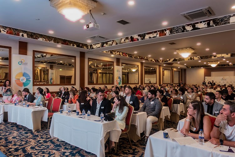 Seçkin iş insanları İzmir'de buluştu