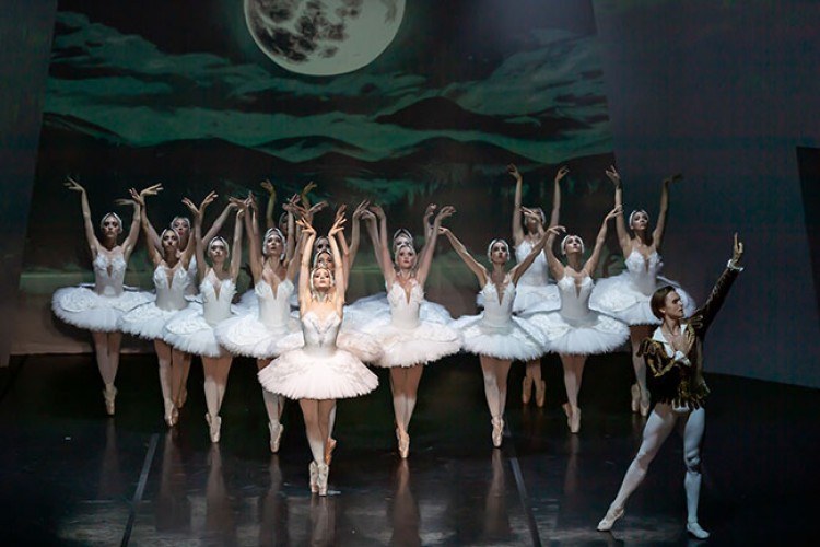 Bodrum Bale Festivali "Kuğu Gölü" ile başladı