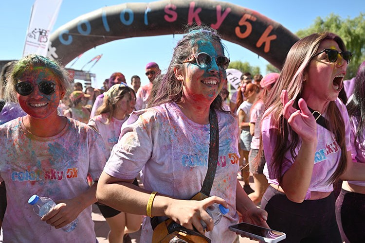 Ankara'da "renkli koşu" festivali