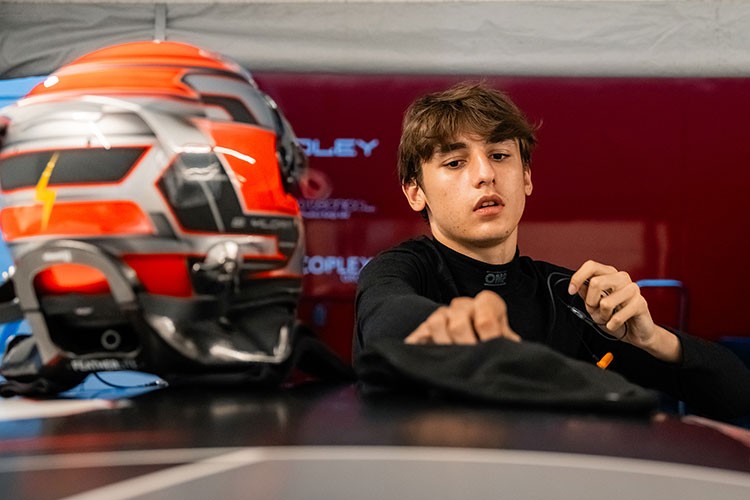 Batı, İlk Otomobil Deneyiminde Göz Doldurdu