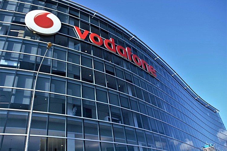 İngiltere, Vodafone'un Three UK'i satın almasını onayladı