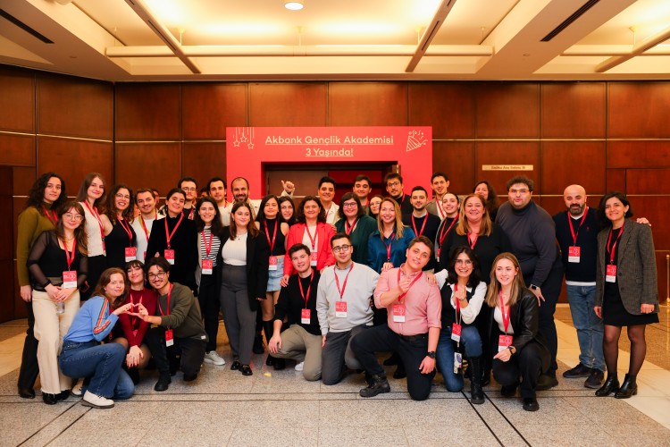 Akbank Gençlik Akademisi, 3. Yılında da Geleceği Gençlerle Dönüştürmeye Devam Ediyor