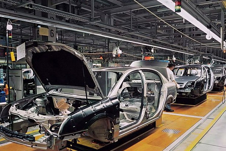 Otomotiv üretimi yüzde 12, ihracatı yüzde 11 azaldı