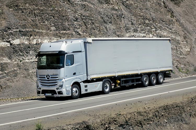 Mercedes-Benz kamyonlar Avrupa ülkelerine ihraç ediliyor
