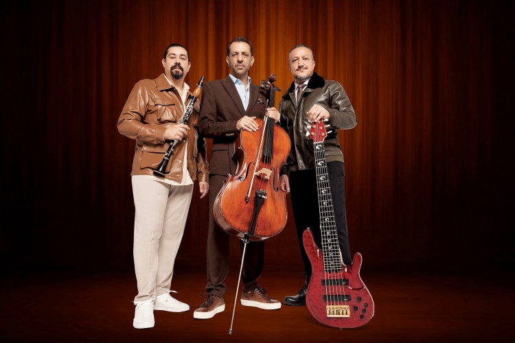 Üzüm Kızı'nda yaz boyunca yıldızlar geçidi olacak