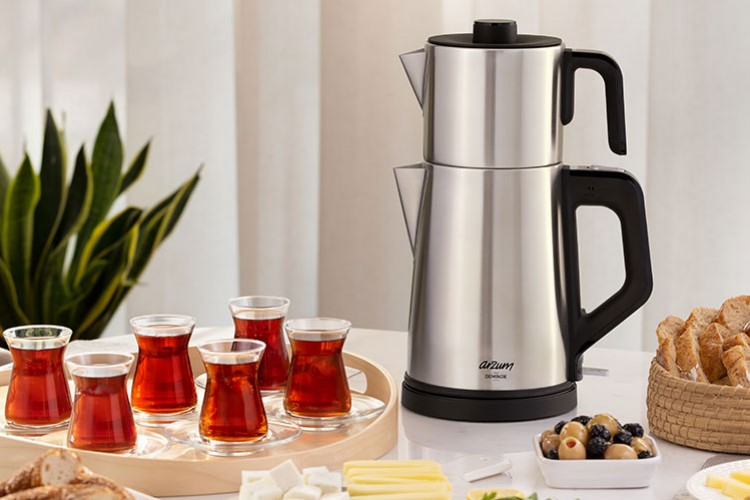 Arzum ile çaylar hep deminde