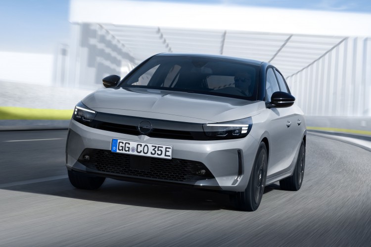 Opel'den 2023'te 15 farklı elektrikli model