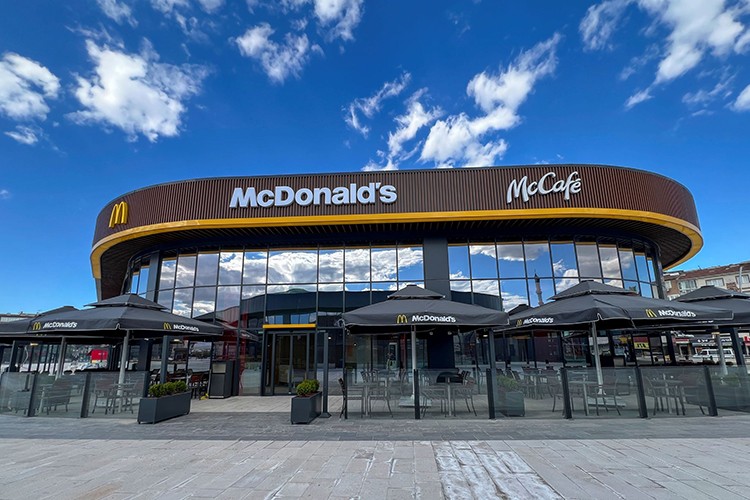 McDonald's yatırım ve istihdam ile büyüyor