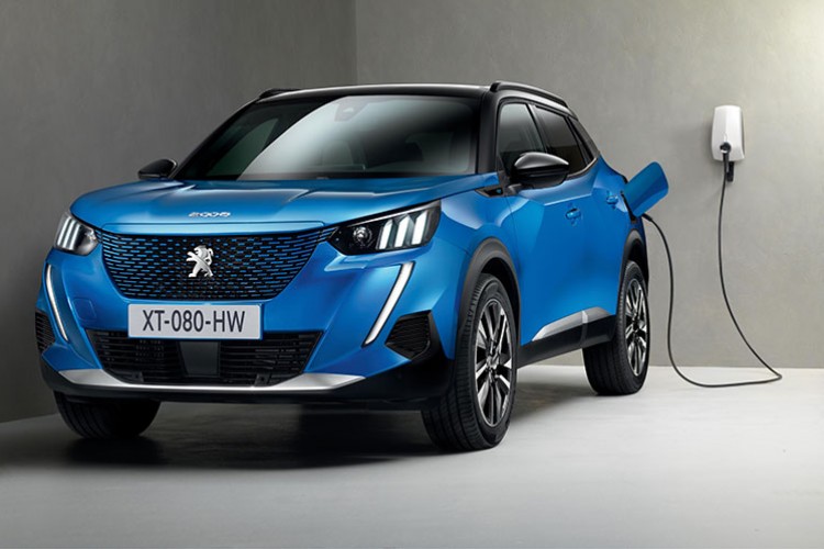 Elektrikli Peugeot E-2008 Türkiye'de