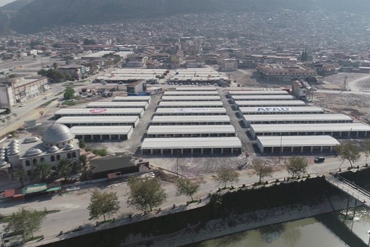 Hatay'da afetzede esnaf için yapılan Alışveriş Merkezi açıldı