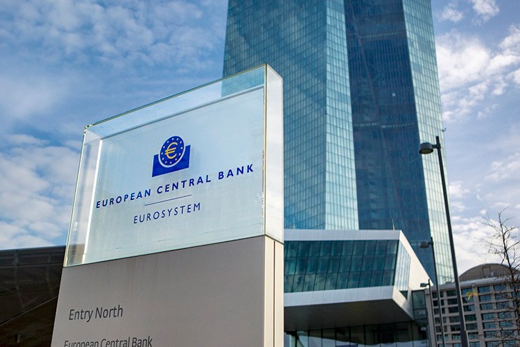 ECB üç temel politika faizini 25 baz puan düşürdü