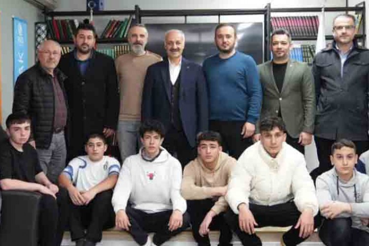 KARAKAYA ANADOLU GENÇLİK DERNEĞİ YÖNETİCİLERİ VE GENÇLERLE BİR ARAYA GELDİ