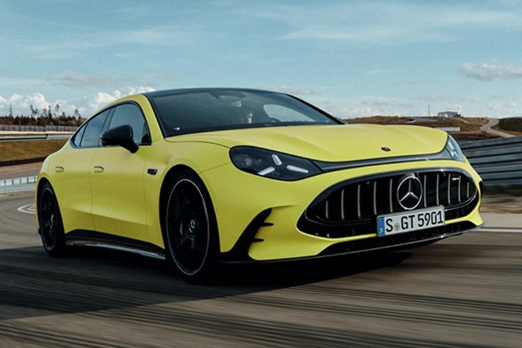 Mercedes-AMG yeni elektrikli modelini tanıttı