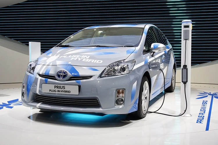 Elektrikli ve hibrit otomobil satışları 150 bin sınırına yaklaştı