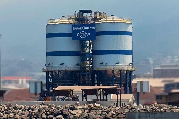 Düşük karbonlu çimento Akdeniz terminali faaliyete geçti