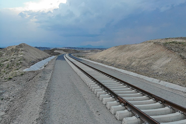Ermenistan'la Azerbaycan arasında demiryolu anlaşması