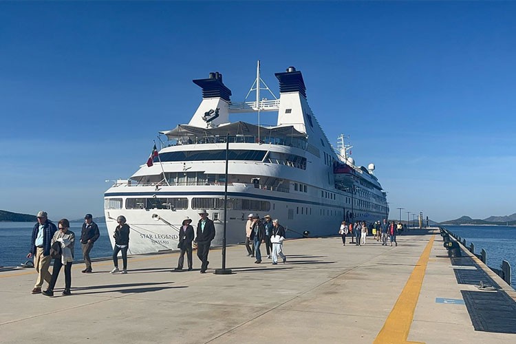 Bodrum'a "Star Legend" kruvaziyeriyle 266 yolcu geldi
