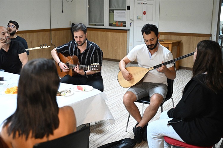 Kuşakları ana yurda "melodi"lerle bağlayan dernek