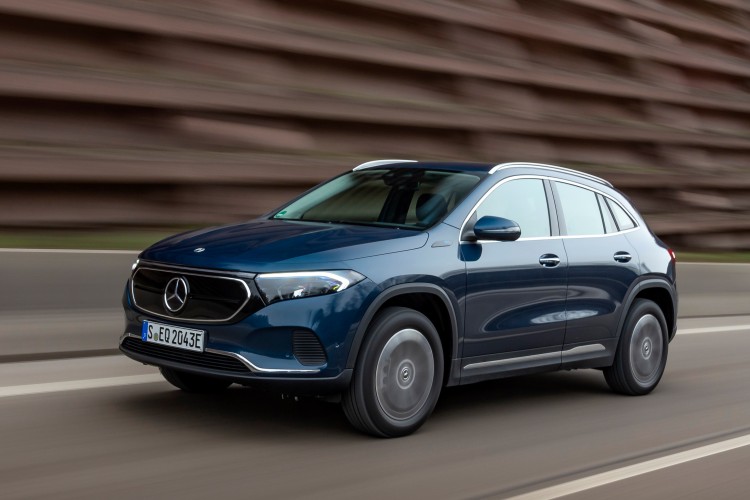 Mercedes-Benz'in elektrikli araç satışları yaklaşık 3 kat arttı